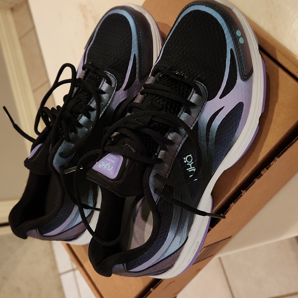 Ladies shoes